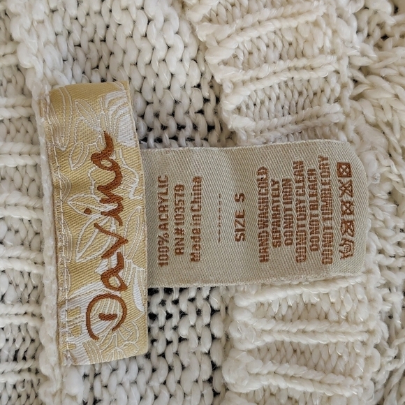 Knit sweater by Davina, size womens small - Picture 3 of 6